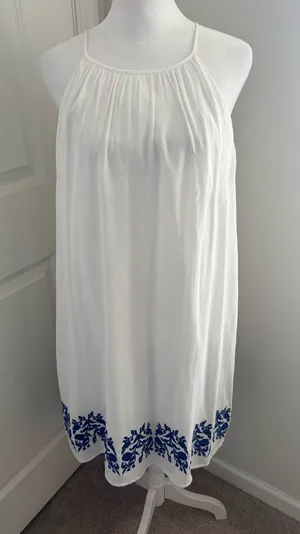 Gianni Bini White Midi Dress with Blue Hem Embroidery thumbnail 1
