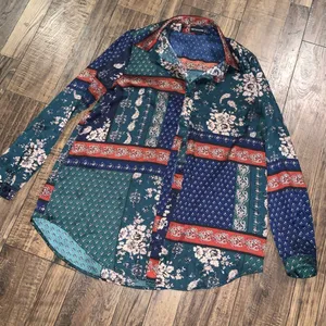 Pretty little thing nwot 4 paisley satin button up mix printed blouse top fall thumbnail 6