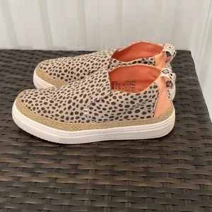 Hey Dude Peyton slip on shoes women’s size 8 thumbnail 5