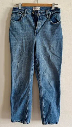 Abercrombie 90’s Straight Ultra High Rise thumbnail 1