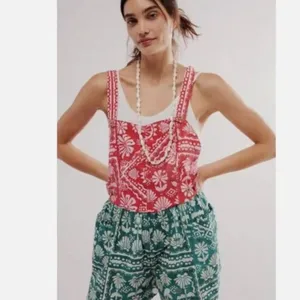 NEW Free People Women's Red Palm Bay Printed Shortalls Medium thumbnail 2