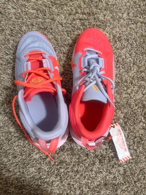 Basketball/Volleyball shoes thumbnail 1