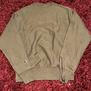 Green Crewneck thumbnail 4
