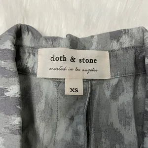 Anthropologie Cloth & Stone Gray Leopard Sleeveless Top thumbnail 8