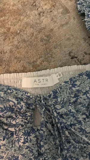 ASTR The Label Top Floral Puff Sleeve thumbnail 3