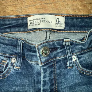 Abercrombie & Fitch Super Skinny High Rise Women's Blue Jeans thumbnail 4
