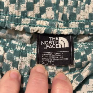 The North Face Women's Class V Shorts Chevron Print size XL thumbnail 7