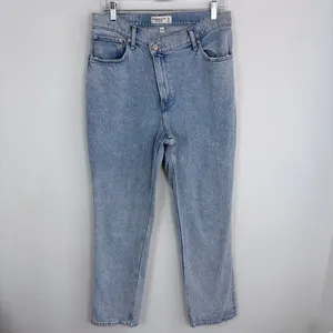 Abercrombie & Fitch The 90s Straight Ultra High Rise Curve Love Light Wash 31/12 thumbnail 2