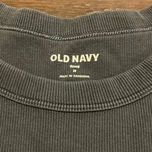 Old Navy Women's Charcoal Short Sleeve Tee thumbnail 3