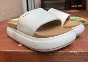 Reef Women's Cushion Bondi Bay Sandals size 10 thumbnail 1