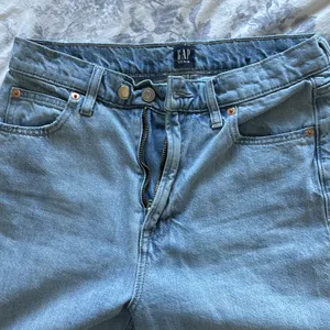 Gap “mom jeans” thumbnail 3