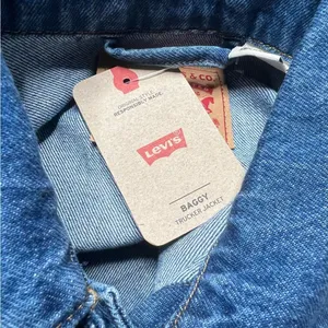 Levi’s Baggy Trucker Two-Tone Denim Jacket thumbnail 6