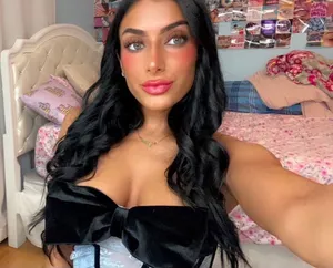 Urban Outfitters Top thumbnail 1