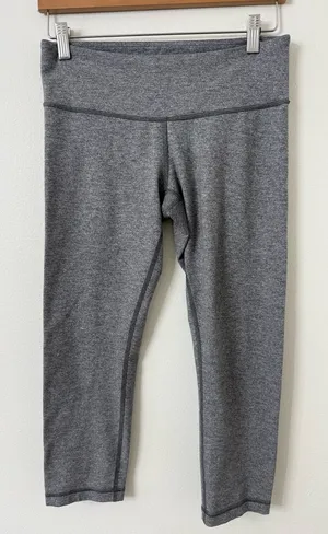 {8} Lululemon Gray Active Capri Crop Leggings thumbnail 1