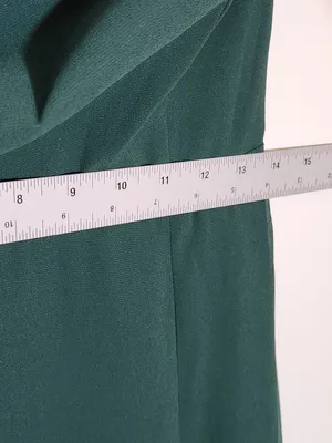 Lulus Emerald Green Halter Formal Dress Front Slit Sleeveless Sz Medium NWT Flaw thumbnail 9
