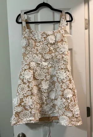 White Dress Size L thumbnail 1