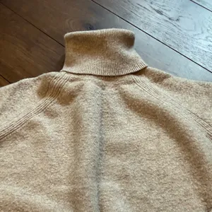 J. Crew Classic Beige Merino Wool Blend Turtleneck Sweater Size XL C22-015 thumbnail 4