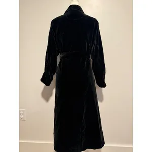 Vintage Black Velvet Opera Coat Womens M Belted Cameo Rhinestone Union Made USA thumbnail 4