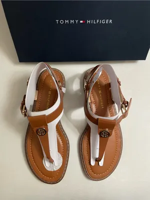Tommy Hilfiger NIB Bennia Flat Thong Brown T-Strap Logo Sandals Shoes Size 6.5 thumbnail 7
