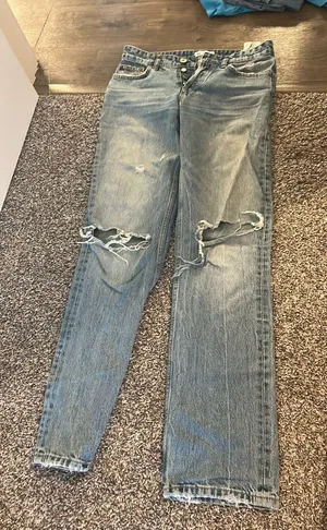 Zara jeans low rise ripped light wash thumbnail 1