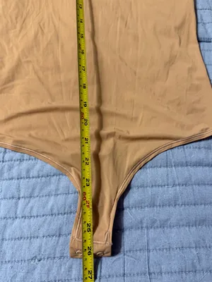 SKIMS NWT Crewneck Bodysuit; Fits Everybody; Color Sienna; Beige/Nude size Large thumbnail 8