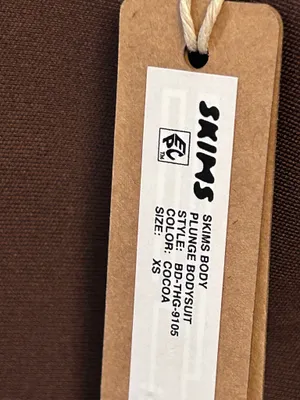 Skims Body Plunge Bodysuit XS Cocoa New with tags thumbnail 4
