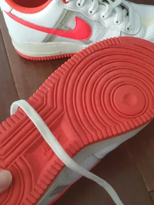 Nike Air Force 1 Low - White Crimson Size 7 Womens Worn Only Few Times Like New thumbnail 6