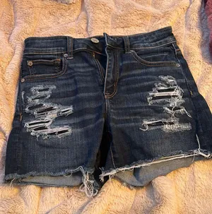 American Eagle shorts thumbnail 1