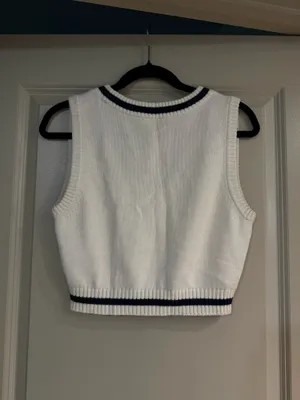 Aritzia Sunday Best Quinn Sweater Vest Small thumbnail 5