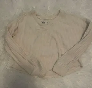Sweater thumbnail 1
