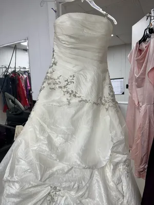 bustle & bows wedding dress White Size 10 thumbnail 3