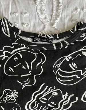 ZARA NEVER WORN S Black White Face Design Crop Top thumbnail 2