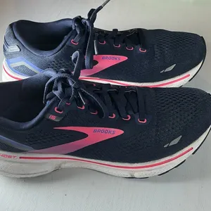 Brooks Women's Athletic Shoes in Black and Pink b52 thumbnail 5