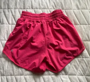 Lululemon Hotty Hot 4" thumbnail 2