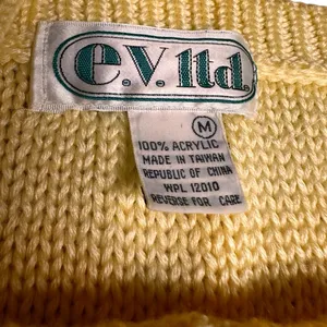 Unique Vintage 90s Vintage E.V. Ltd Pale Yellow Cable Knit Cami Top Acrylic Sweater Tank Med thumbnail 5