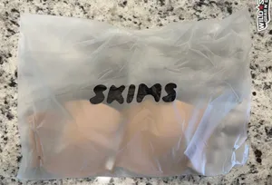 SKIMS Strapless Bra Fits Everybody thumbnail 1