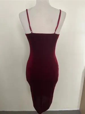 Windsor Velvet Spaghetti-Strap Midi Dress in Wine thumbnail 4