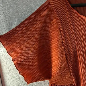 Madewell Texture & Thread Micropleat Top in Burnt Orange thumbnail 5