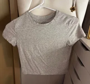 Abercrombie baby tee thumbnail 1