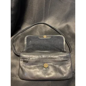 Black‎ Pebbled Leather Multi Pocket Shoulder Bag with Magnetic Flap and Key Clip thumbnail 2