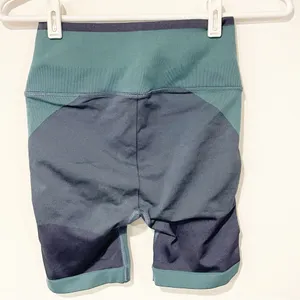 Athleta Allyson Felix Size Small Legend Seamless Bike Shorts Athletic‎ Workout thumbnail 4