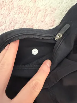 Black Lululemon Shorts 2.5" 4 Speed Up thumbnail 4