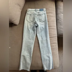 Abercrombie & Fitch Ultra High Rise 90s Straight Jean thumbnail 2