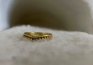 Gold Antique Vintage Textured Stackable V Ring thumbnail 1