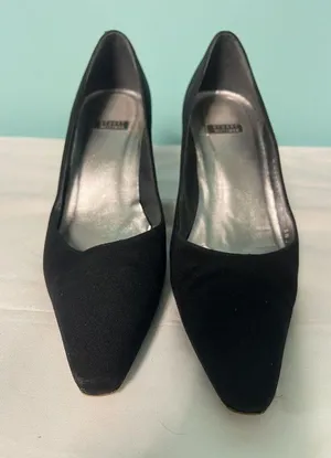 Stuart‎ Weitzman Black Suede Heels - Sz 7.5 Classic Elegance S-255 thumbnail 1