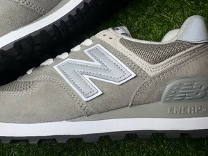 New Balance gorgeous neutral every day sneakers. Women’s size 5 thumbnail 2