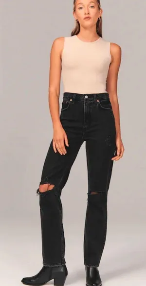 Abercrombie Ultra High Rise 90s Jeans thumbnail 1