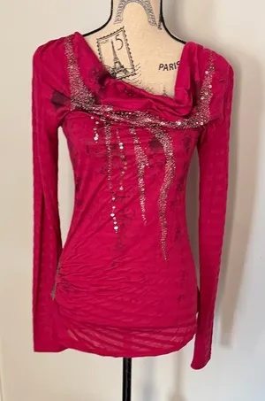 Miss Me magenta with rhinestones long sleeve top size-L thumbnail 1