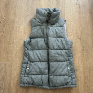 Old Navy Gray Puffer Vest thumbnail 4