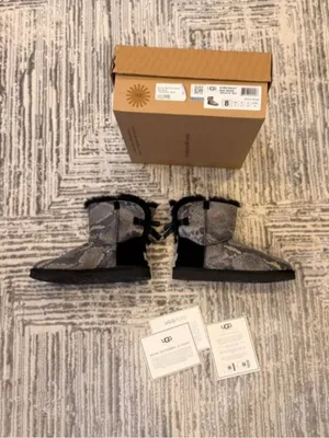 UGG women's US size 8 Mini Bailey Bow Snake Boots MSRP $225. thumbnail 4